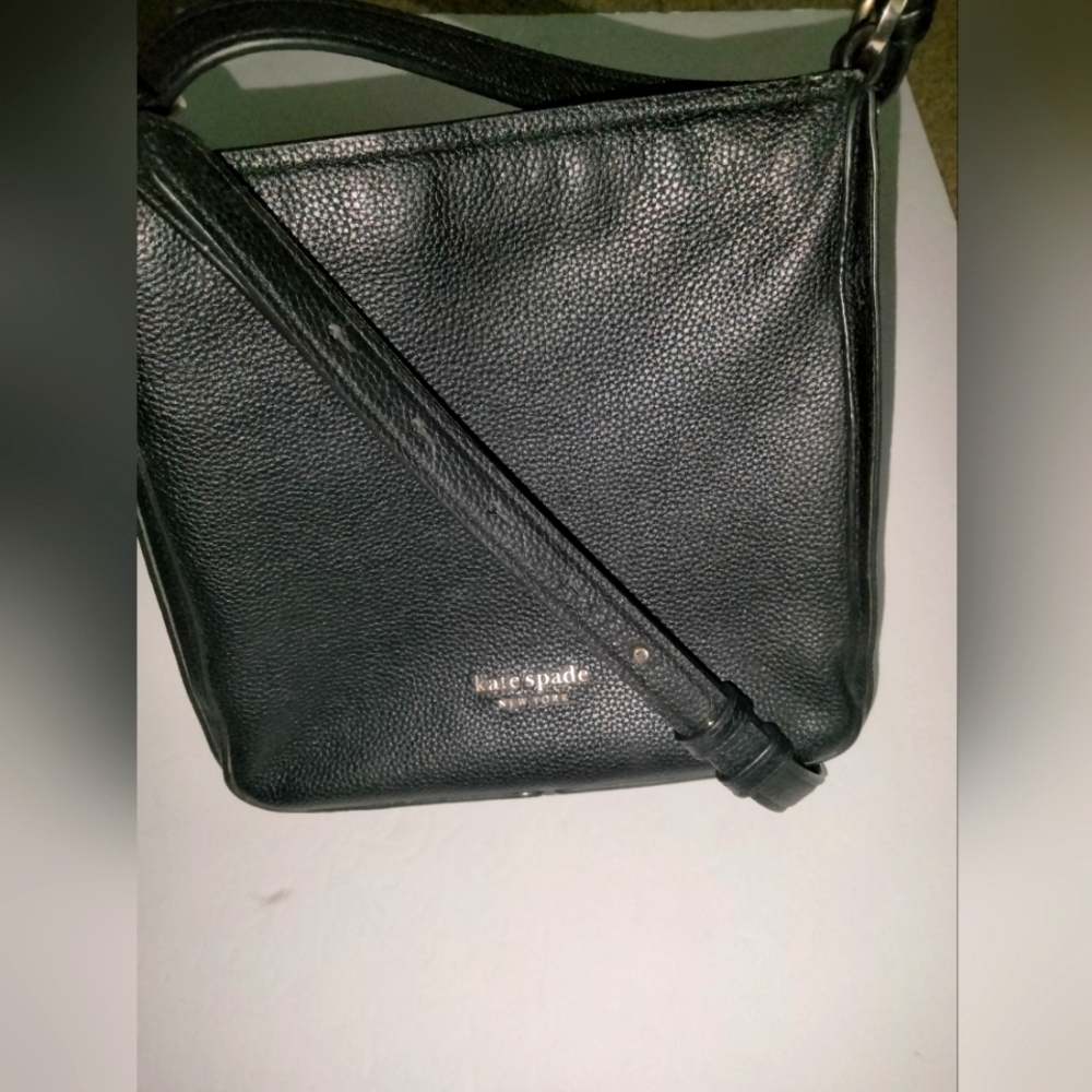 Kate Spade Black Leather & Gold Logo Hardware Multi Pocket Casual Crossbody Bag